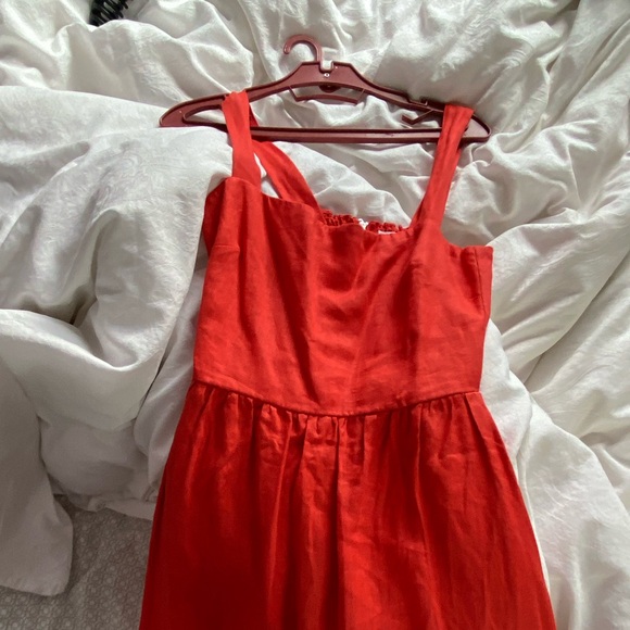 Reformation %100 Linen Manet Dress in Hot Day - Picture 9 of 16